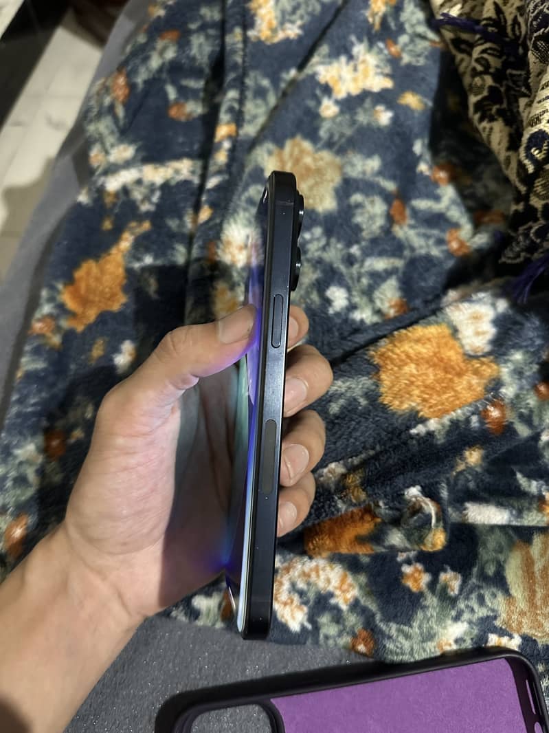 Apple iPhone 15 Pro Max 5