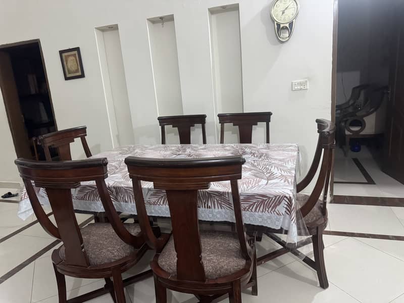 Dining table 4