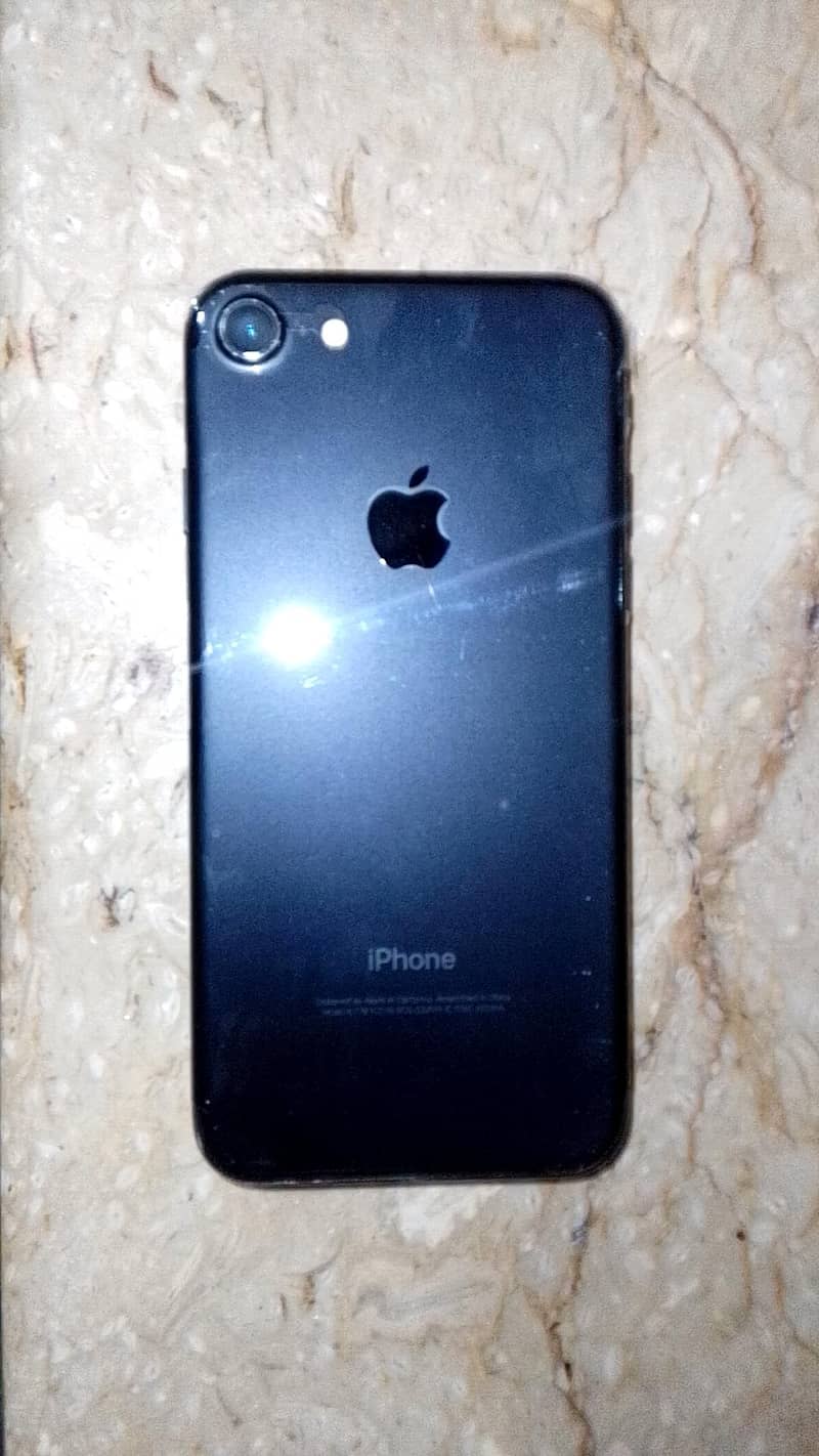 Apple iPhone 7 0