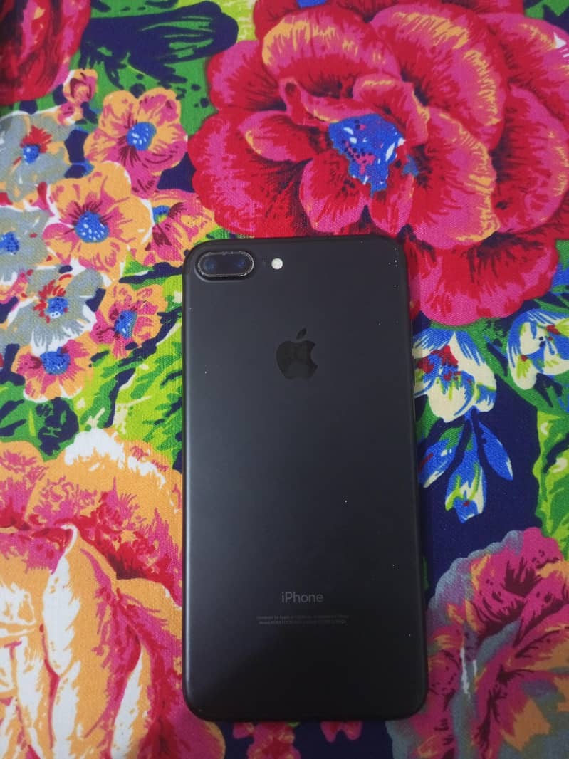 Apple iPhone 7 Plus 1