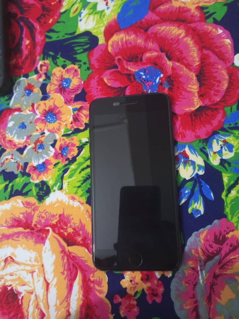 Apple iPhone 7 Plus 2