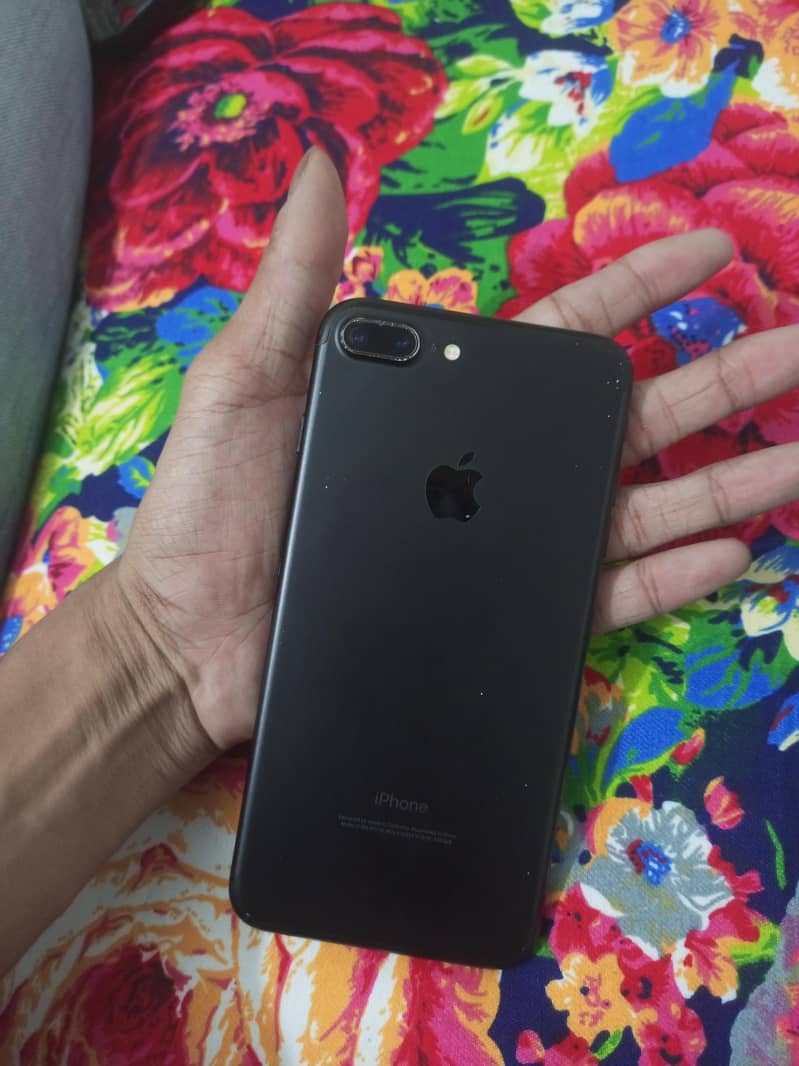 Apple iPhone 7 Plus 3
