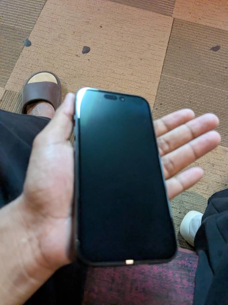 Apple iPhone 16 1
