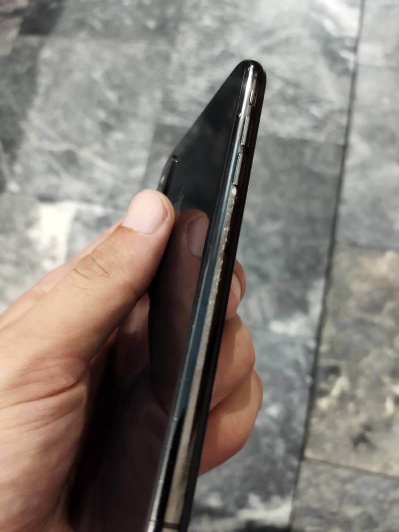 Apple iPhone X 3