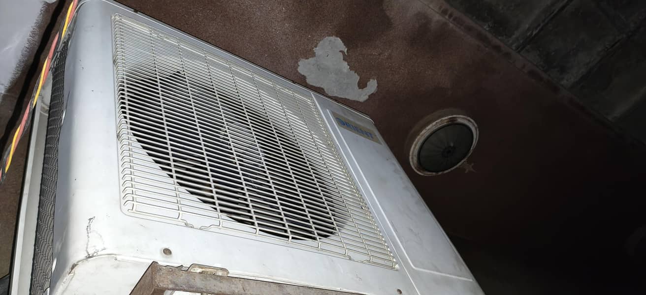 Orient Ac Good Condition 3