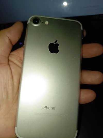 Apple iPhone 7