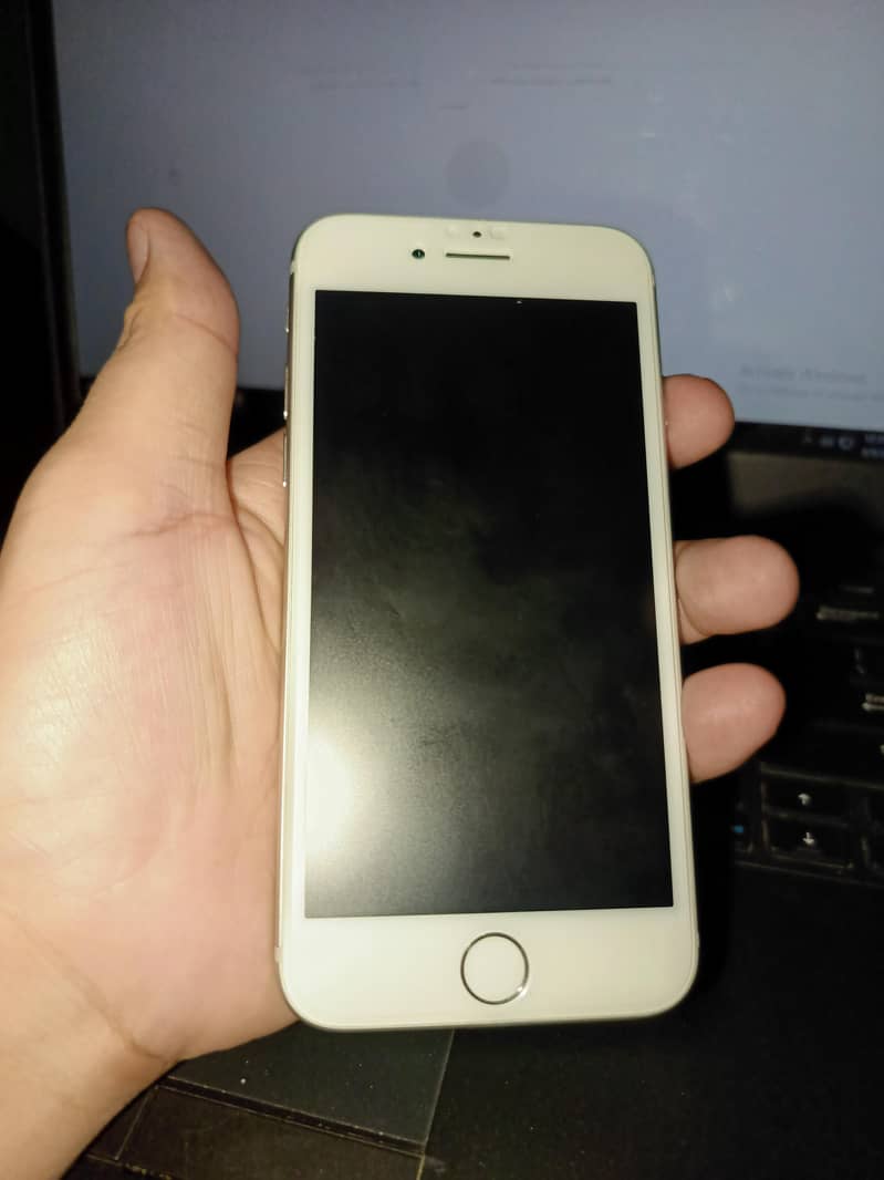 Apple iPhone 7 3