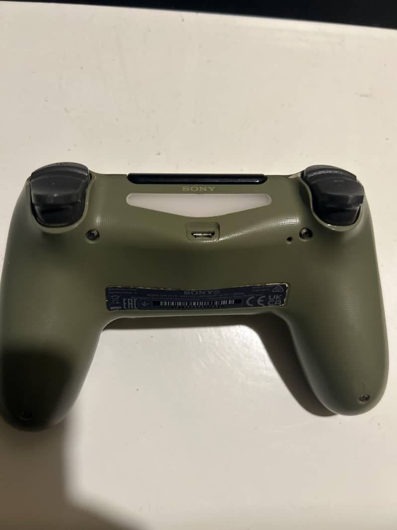 PS4 PRO 1TB 4