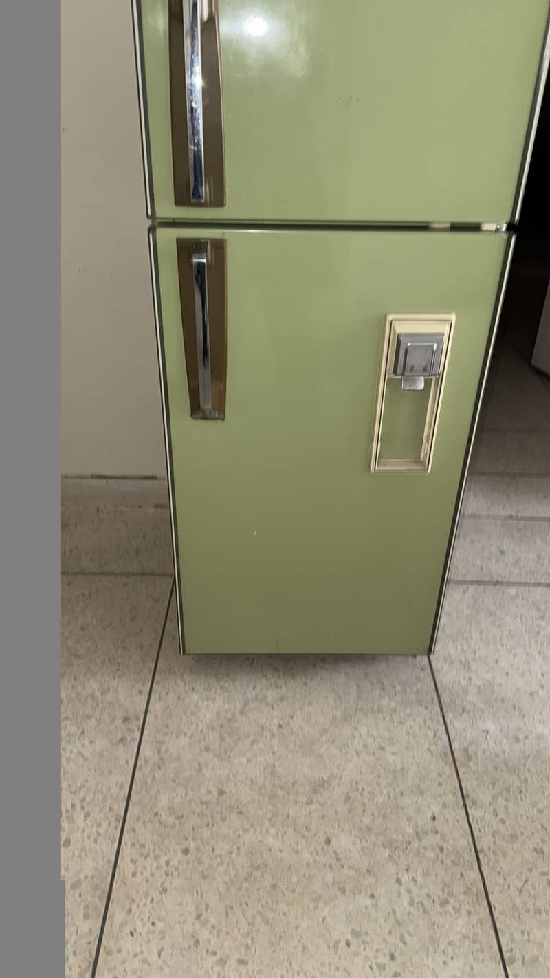 General fridge 0