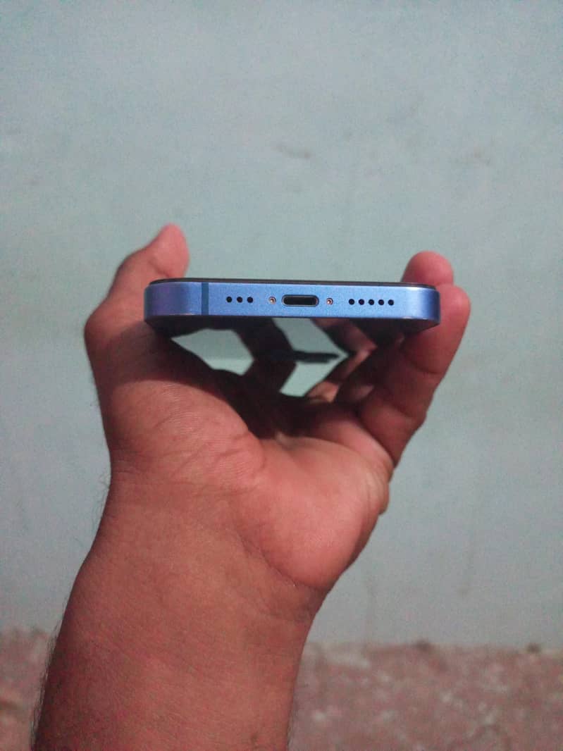 Apple iPhone 13 3