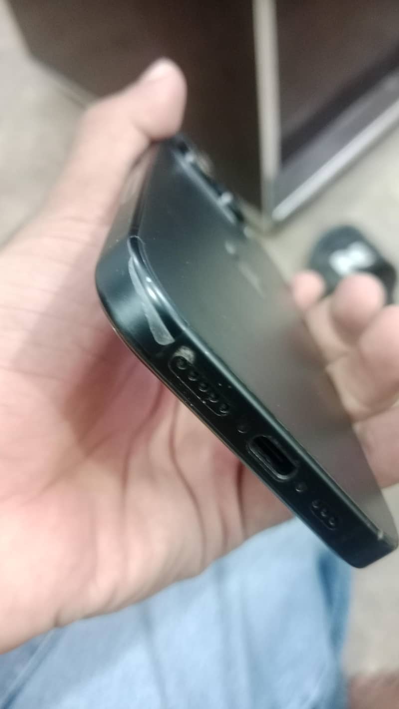 iphone 15 pro 2