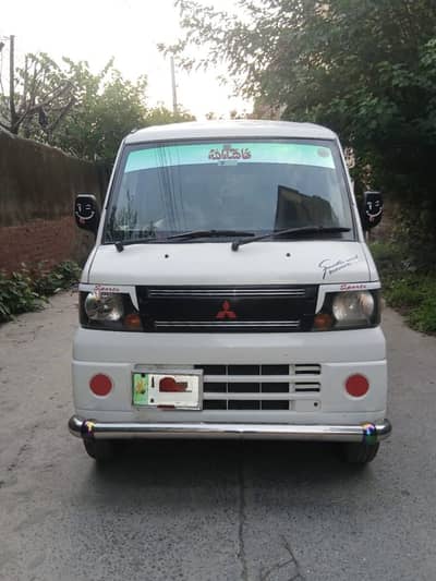 Mitsubishi Minicab  2011 manual