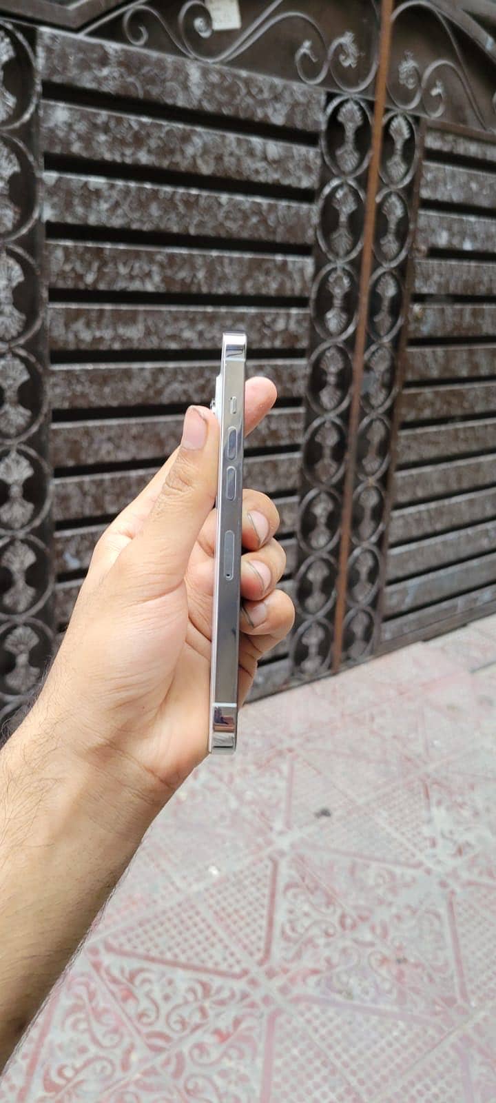 Apple iPhone 13 Pro 3