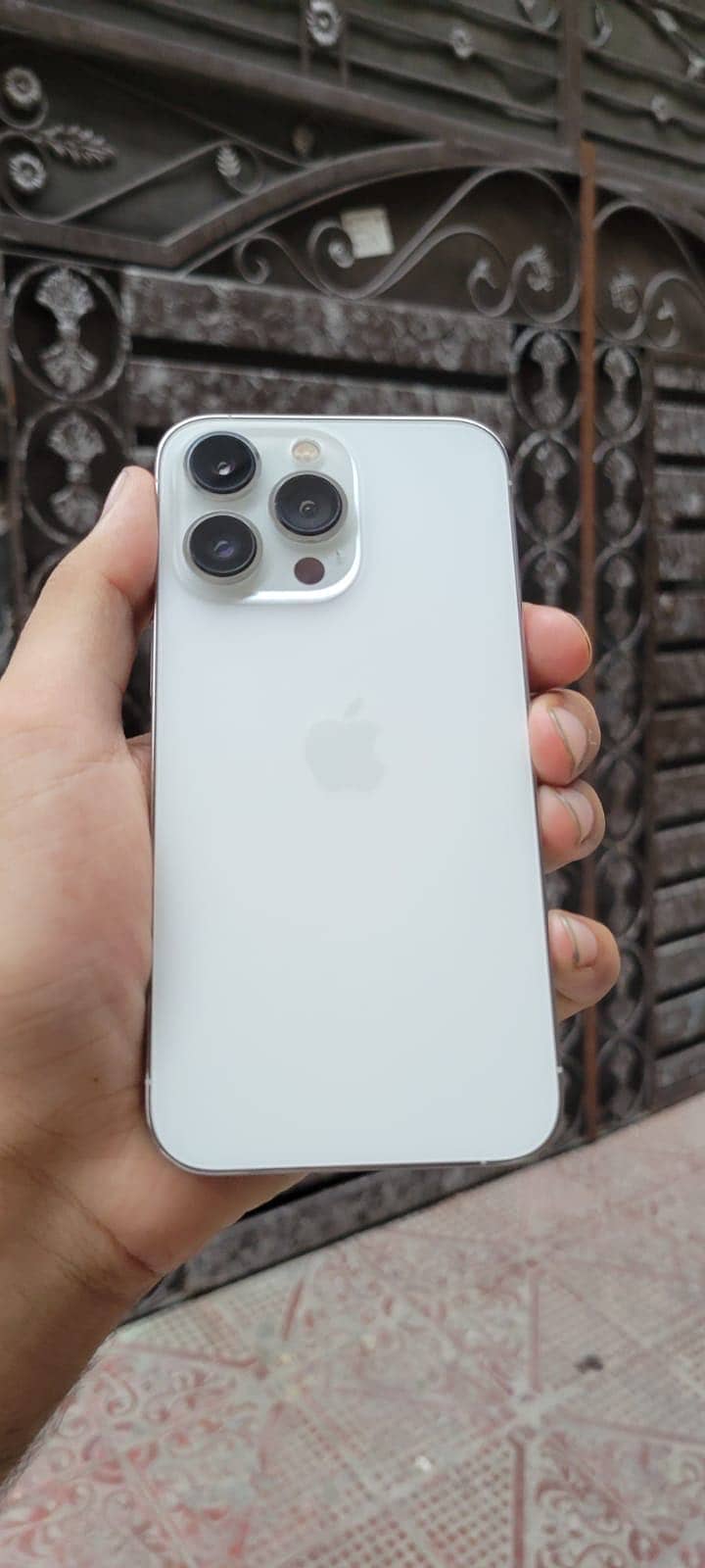 Apple iPhone 13 Pro 6