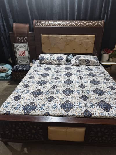 bed dressing side table almari