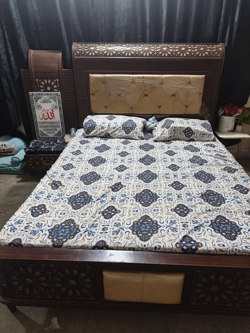 bed dressing side table almari 0