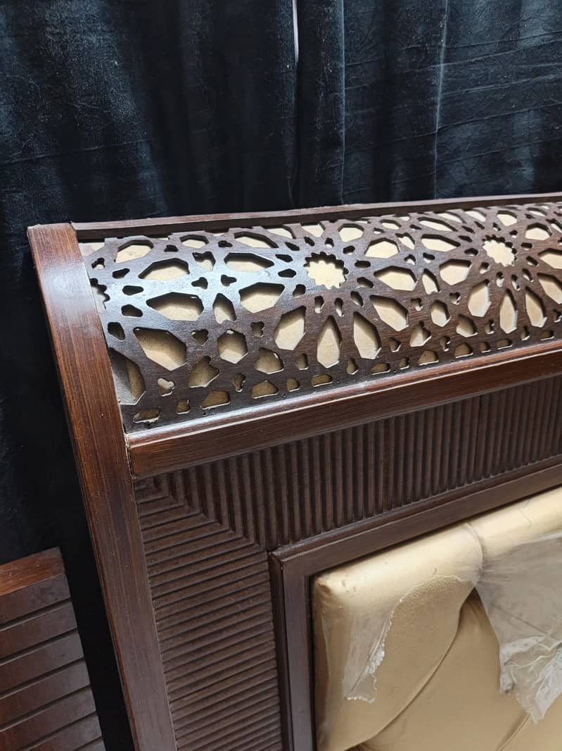bed dressing side table almari 2