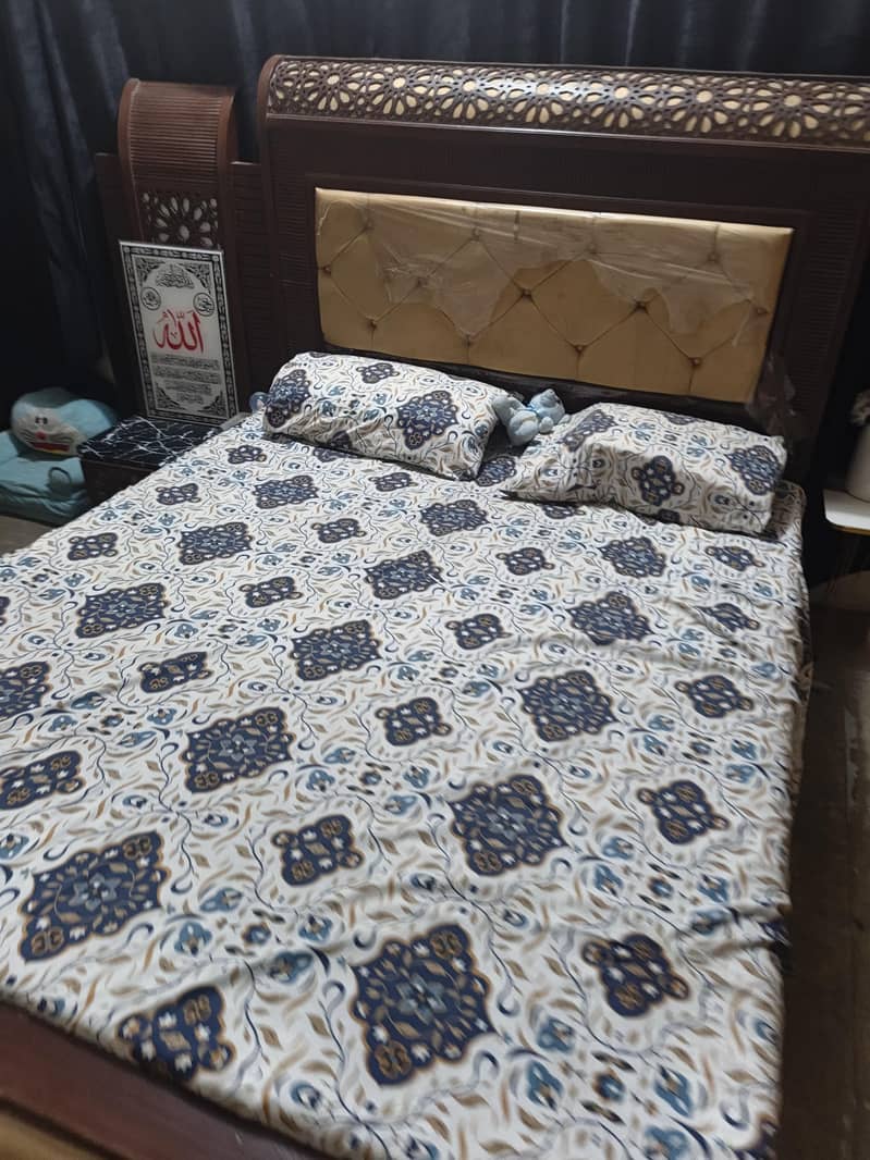 bed dressing side table almari 4