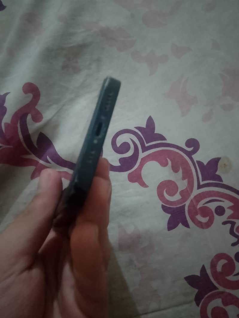 Apple iPhone 14 5