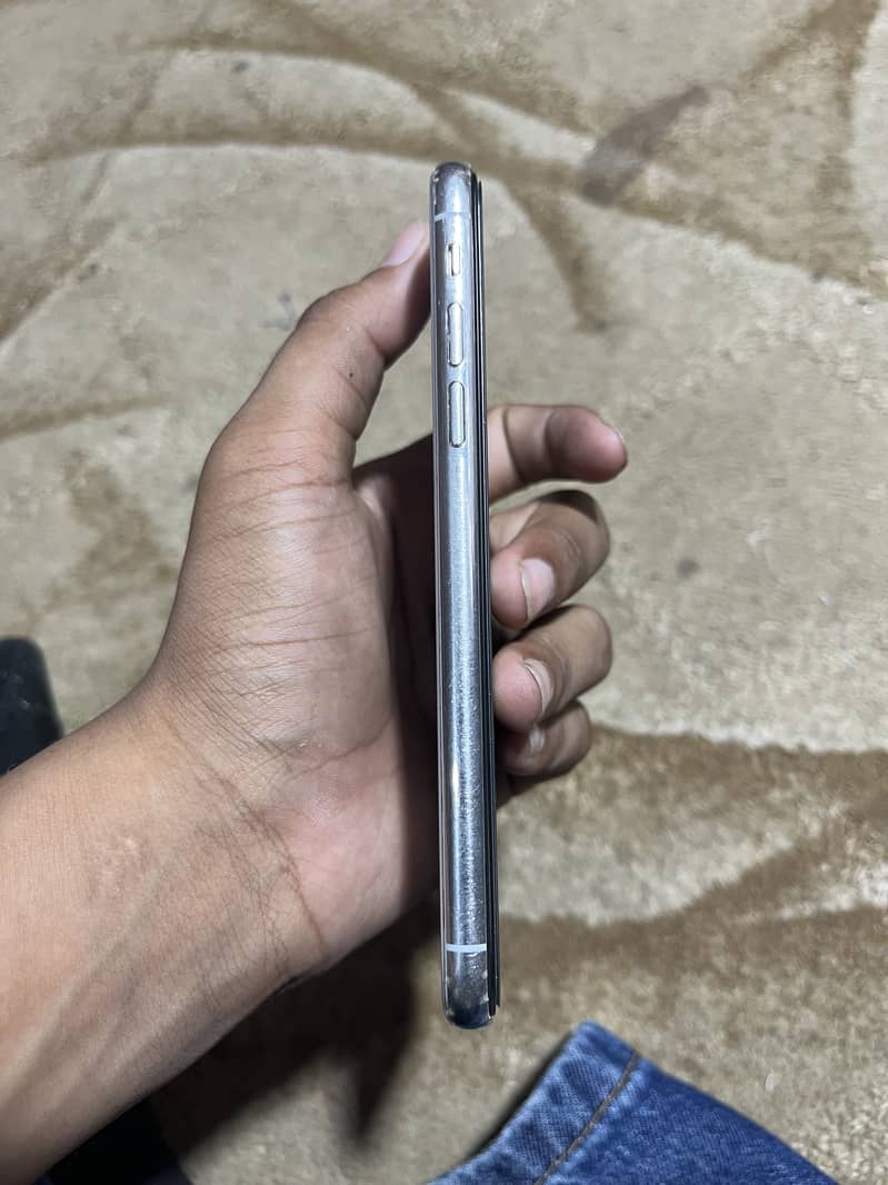 Apple iPhone X 5