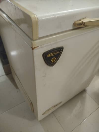 Waves Deep Freezer 1 door , 8 CFT
