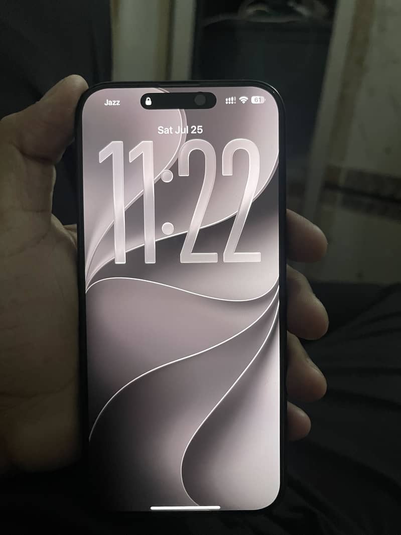 Apple iPhone 16 Pro Max 1