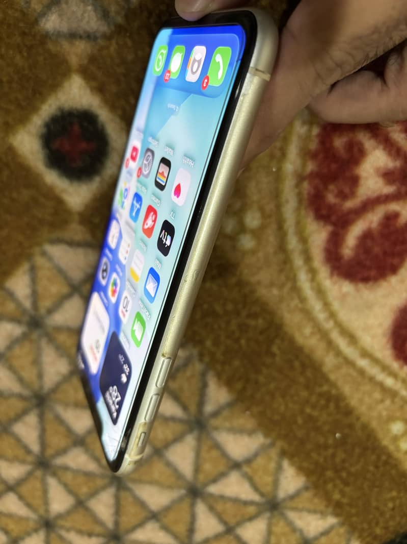 Apple iPhone 11 5