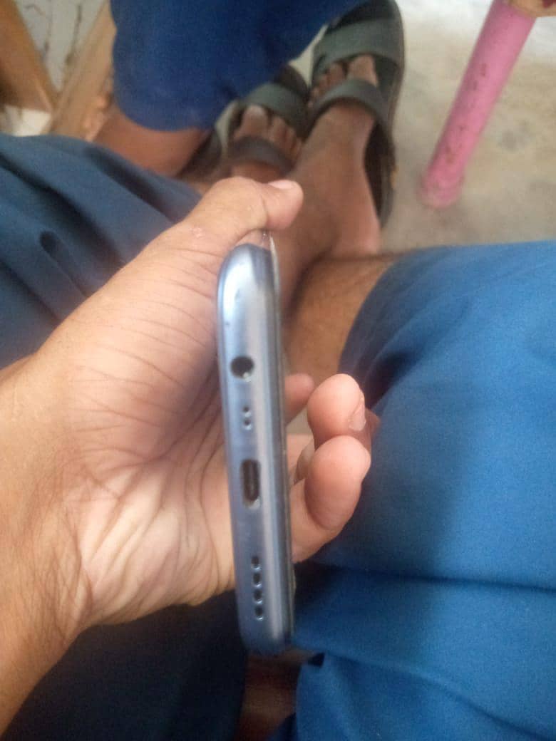 Realme C25 2