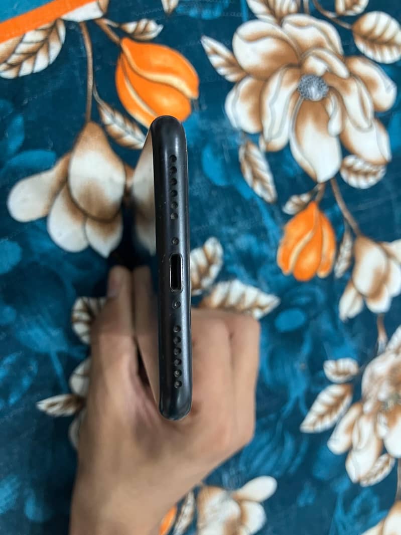 Apple iPhone 7 2
