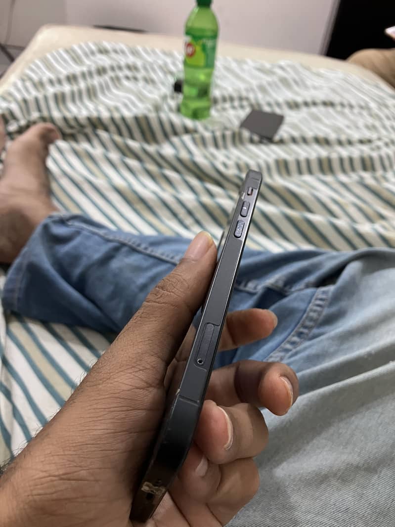 Apple iPhone 12 5