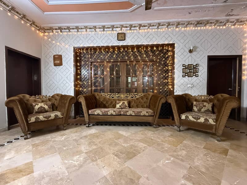 Unique Design Sofa Set 1