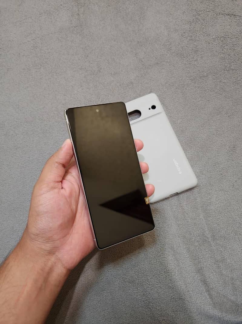 Google Pixel 7 4