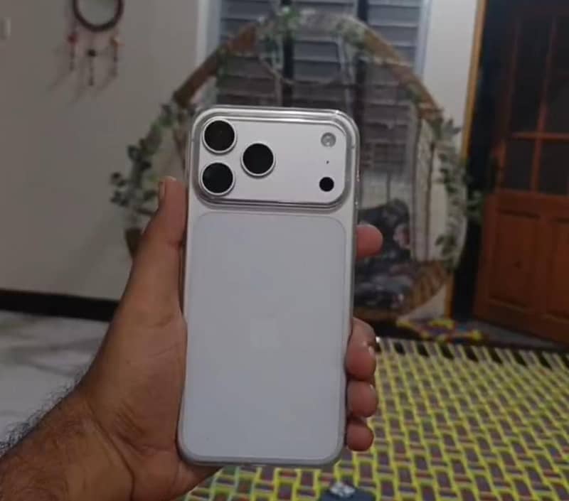 Apple iPhone 17 Pro Max 0