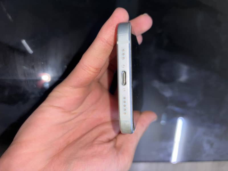 Apple iPhone 15 4