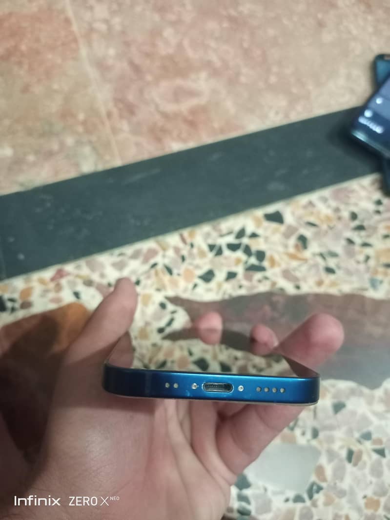 Apple iPhone 12 mini 4