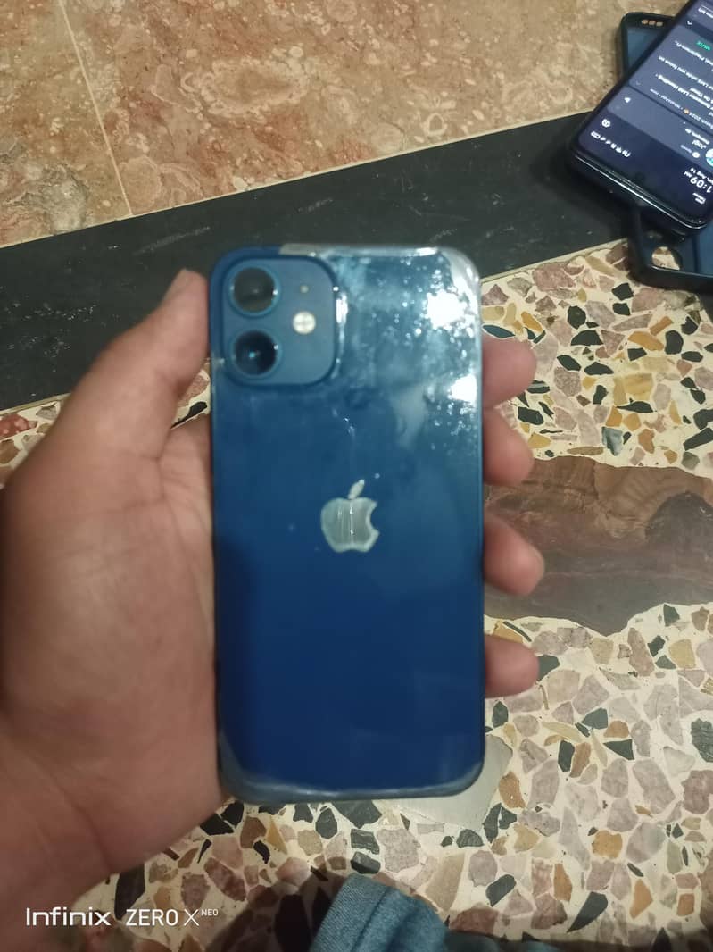 Apple iPhone 12 mini 6