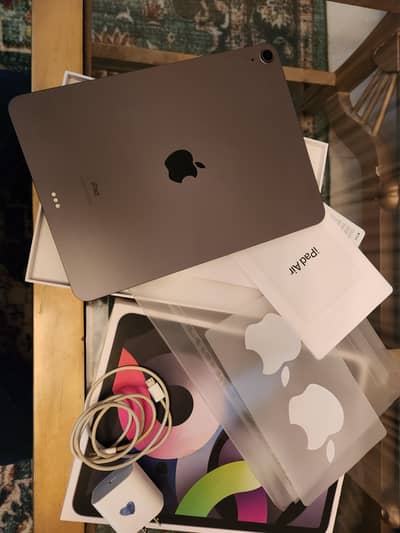 Apple ipad air 4 tablet with box