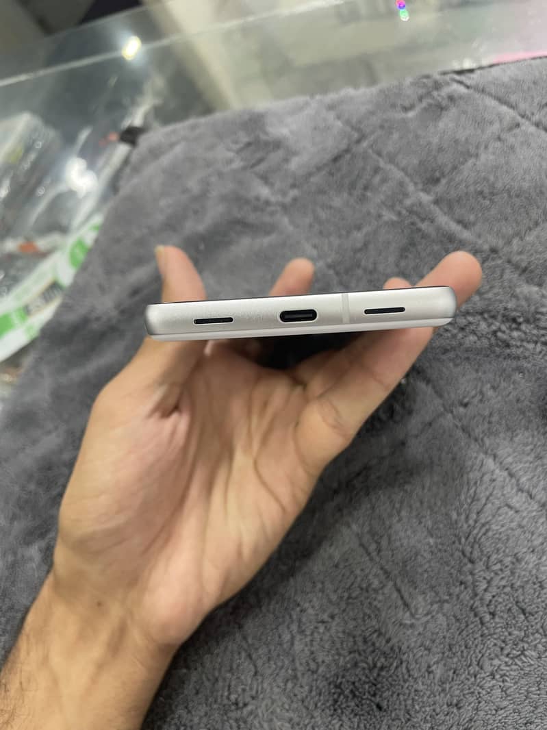 Google Pixel 7a 3