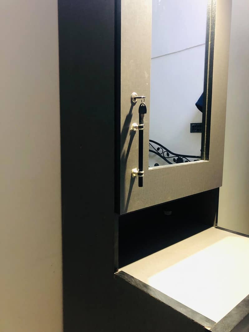 Dressing Table 3