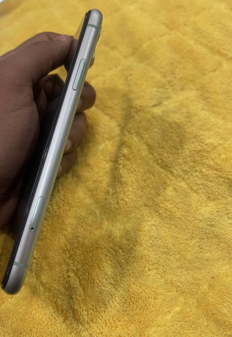 Apple iPhone 11 6