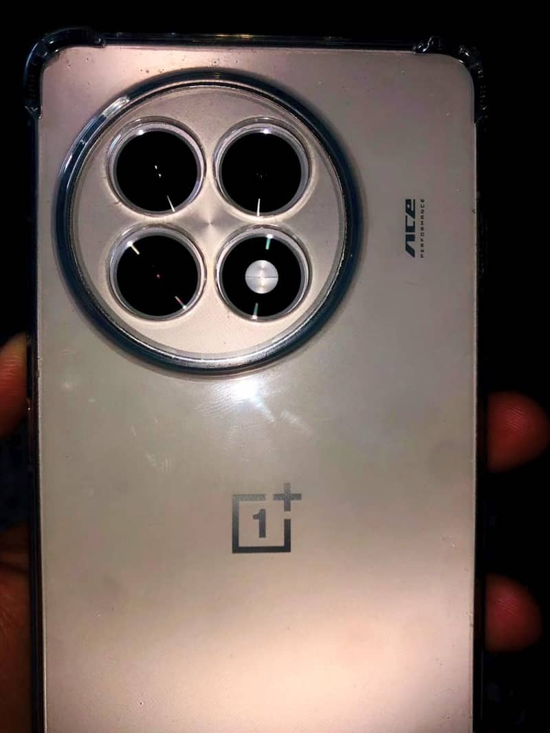 OnePlus Ace 5 6