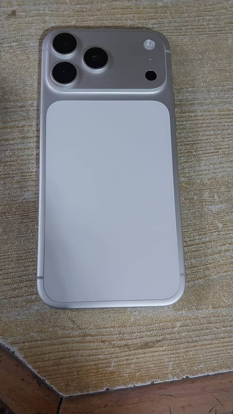 Apple iPhone 17 Pro Max 0