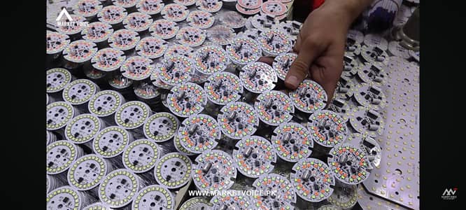 AC/ DC bulbs,kits,chip lights,DC fan wholesale rate par available Hein