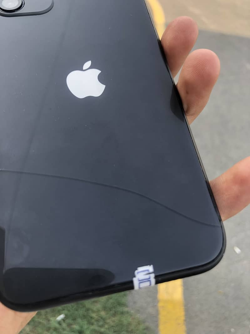 Apple iPhone 11 3