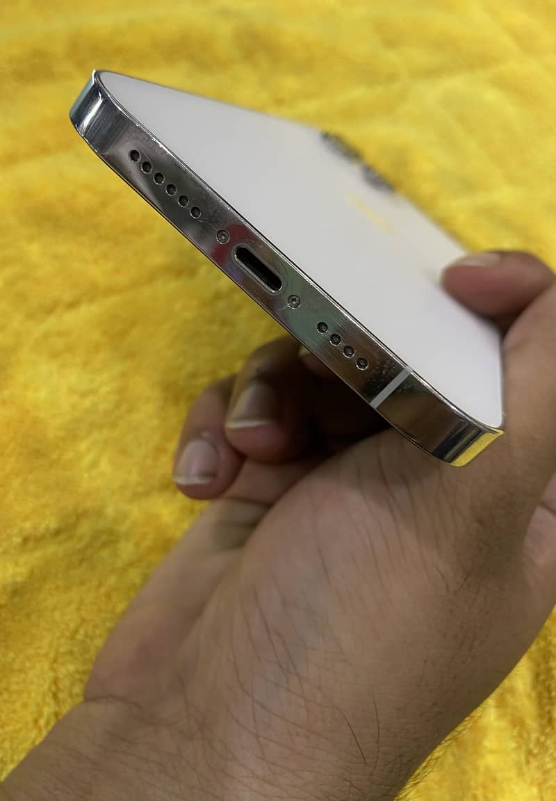 Apple iPhone 12 Pro Max 3