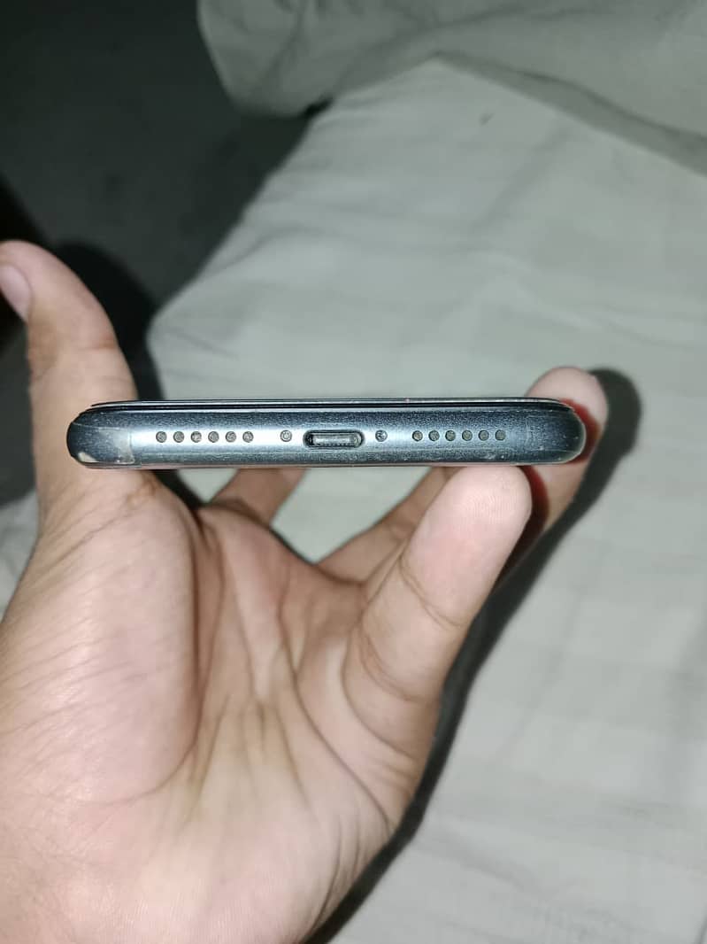 Apple iPhone 11 5