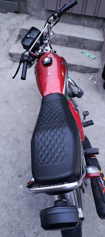 selling Honda 125