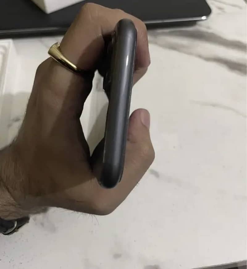 Apple iPhone 11 2