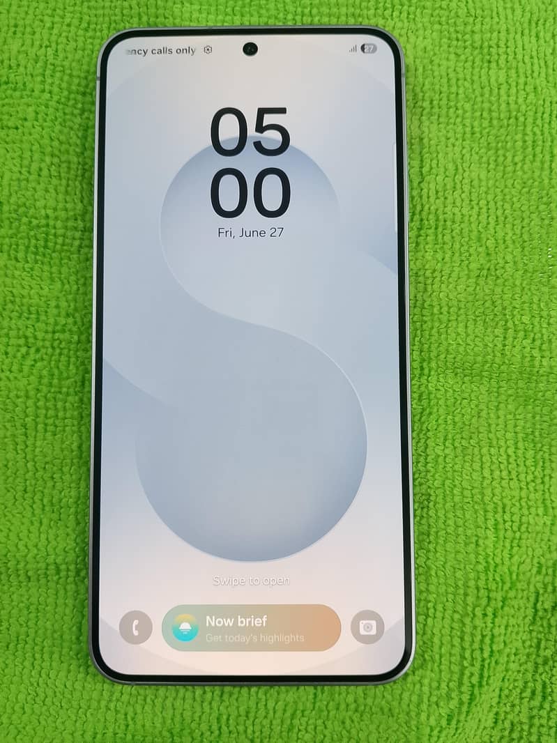 Samsung Mobile S25 5