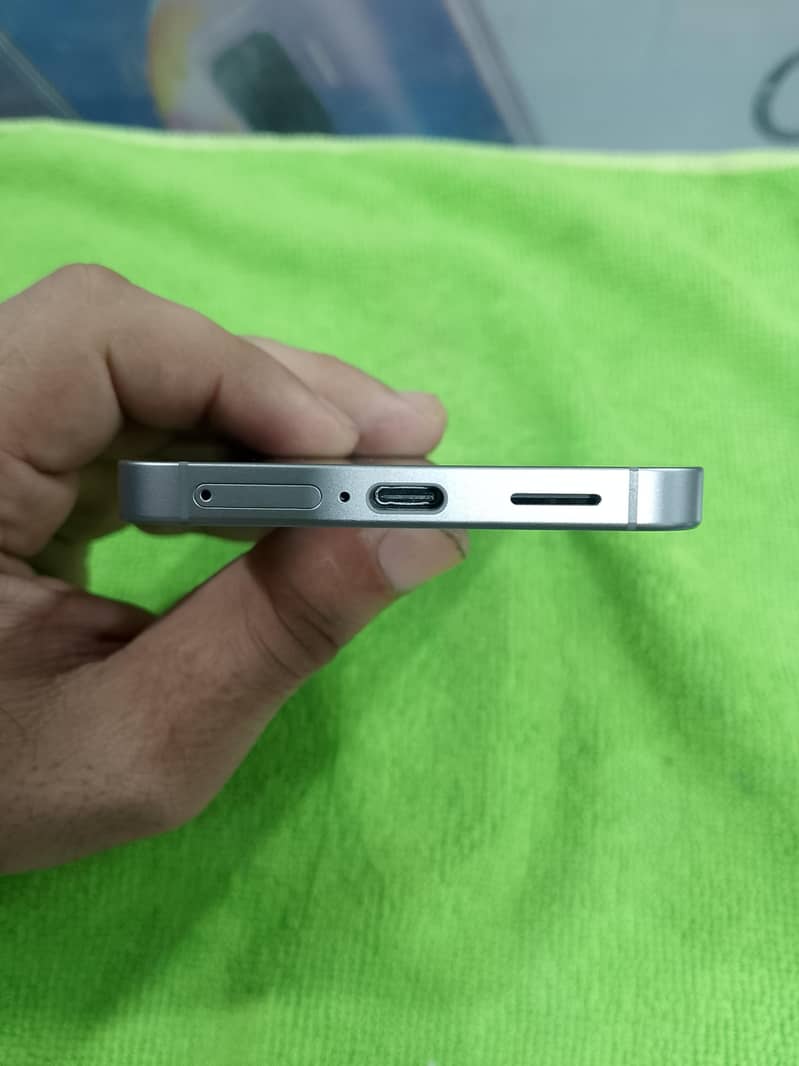 Samsung Mobile S25 6